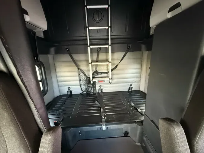 2023 FREIGHTLINER CASCADIA 126