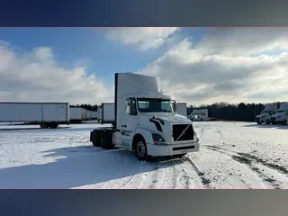 2018 Volvo VNL300