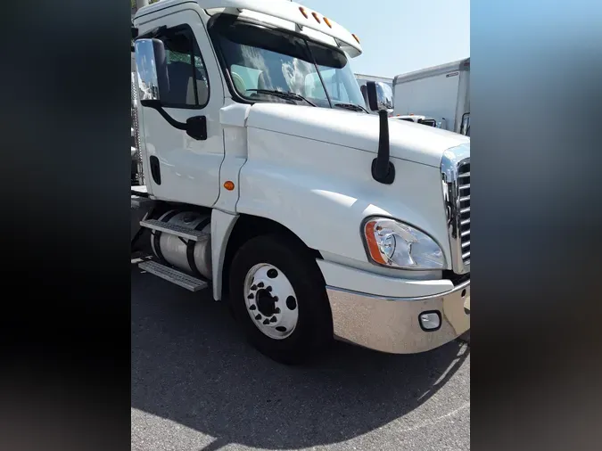 2015 FREIGHTLINER/MERCEDES CASCADIA 125