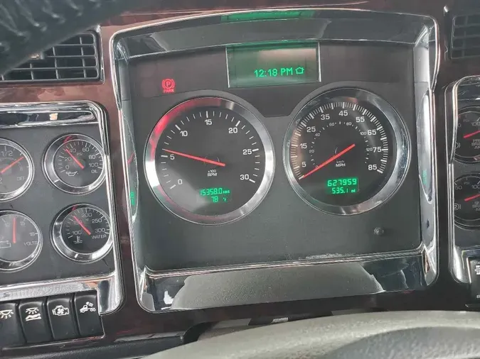 2019 KENWORTH W900