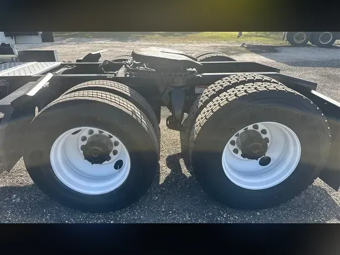 2020 FREIGHTLINER CA126