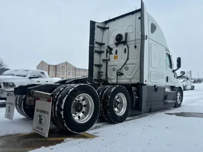 2022 Freightliner Cascadia 126