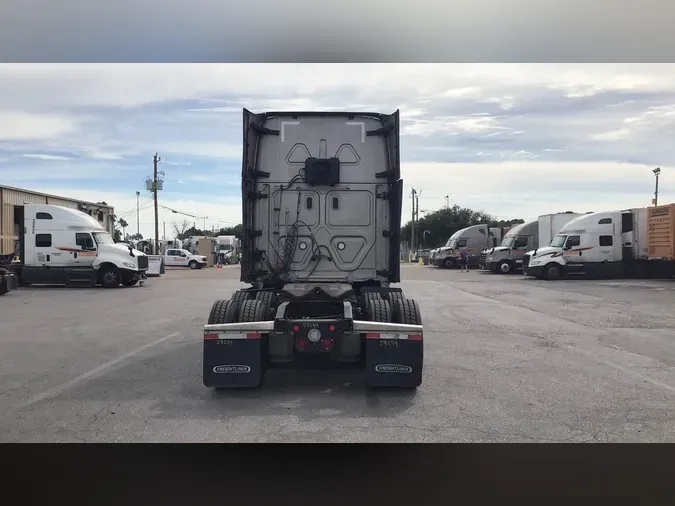 2023 Freightliner Cascadia 126