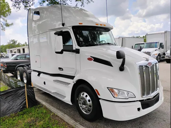 2022 Peterbilt 579
