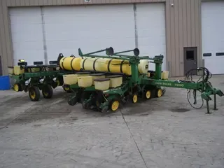 1990 John Deere 7200
