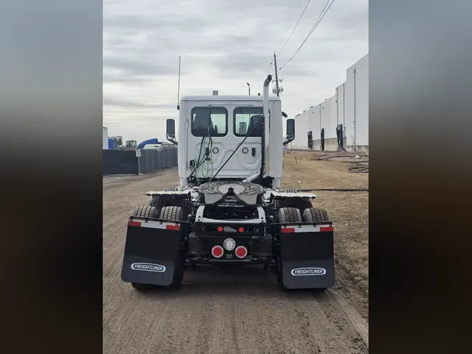 2025 Freightliner New Cascadia