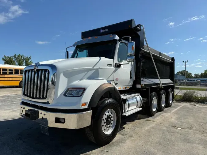2022 International HX620