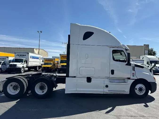 2020 Freightliner T12664ST