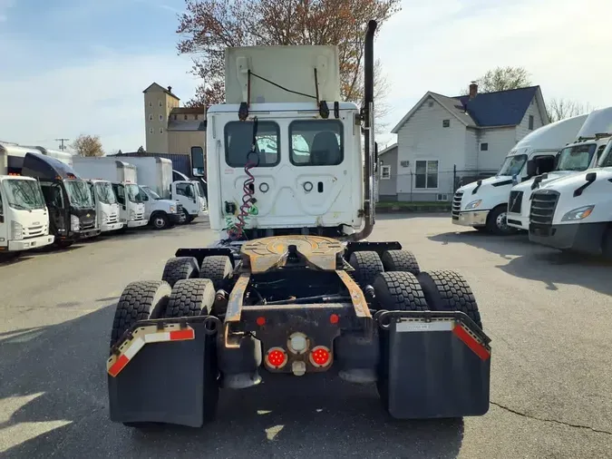 2018 FREIGHTLINER/MERCEDES CASCADIA 125