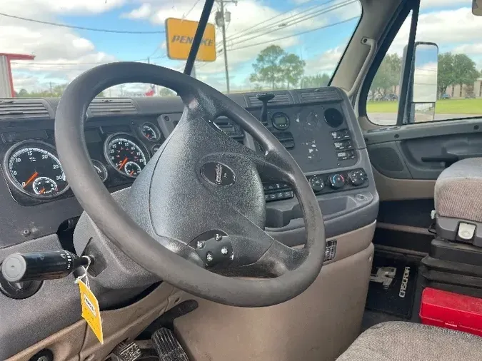 2017 Freightliner X12564ST