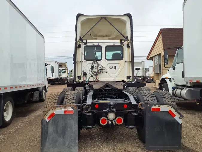 2020 FREIGHTLINER NEW CASCADIA 116
