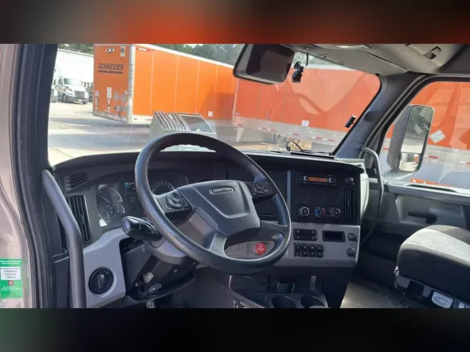 2022 Freightliner Cascadia 126