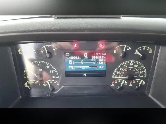 2020 VOLVO VNL760