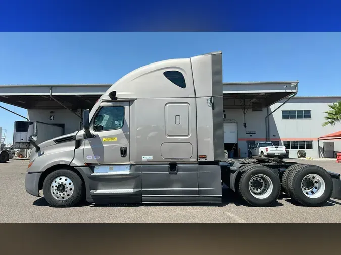 2025 Freightliner Cascadia 126