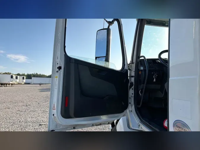 2019 Volvo VNL300