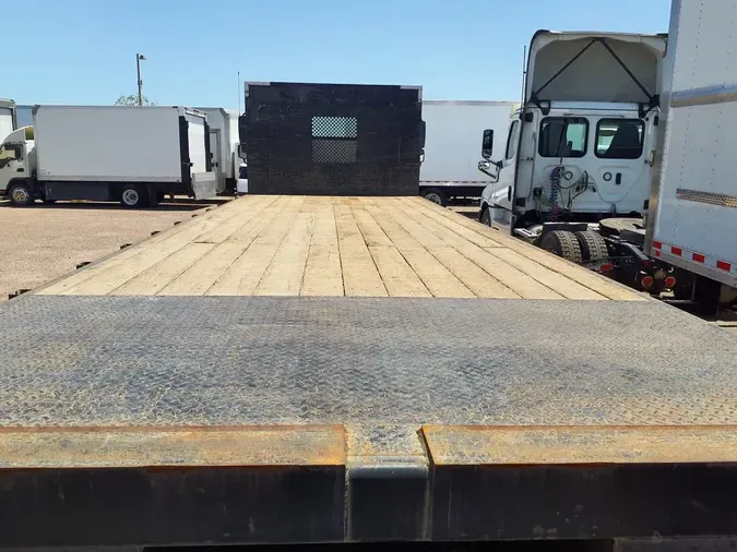 2017 FREIGHTLINER M2 106
