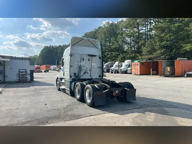 2021 Freightliner Cascadia 126