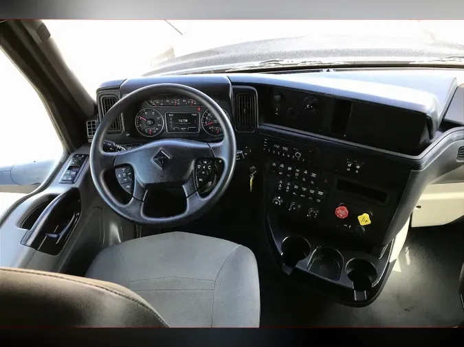 2022 INT LT625 6x4