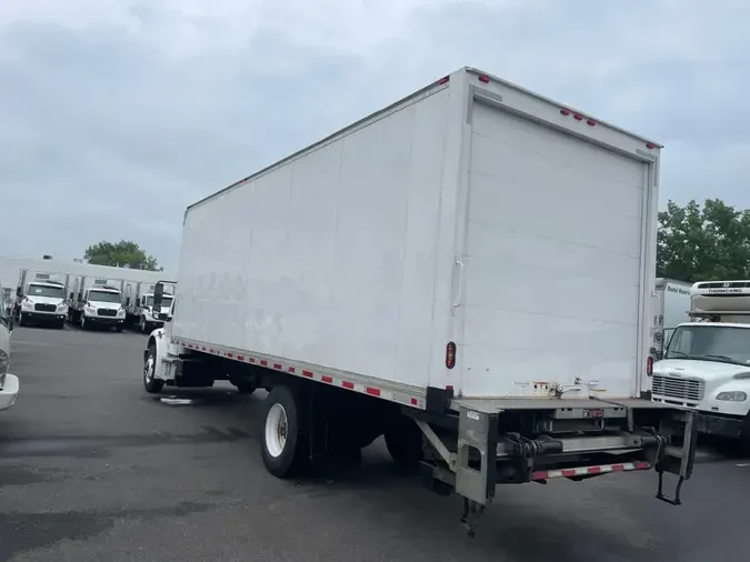 2018 FREIGHTLINER M2 106