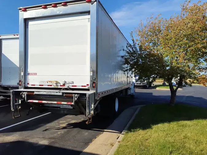 2019 FREIGHTLINER/MERCEDES M2 106