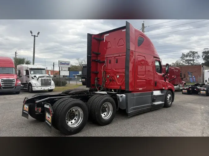 2022 Freightliner Cascadia