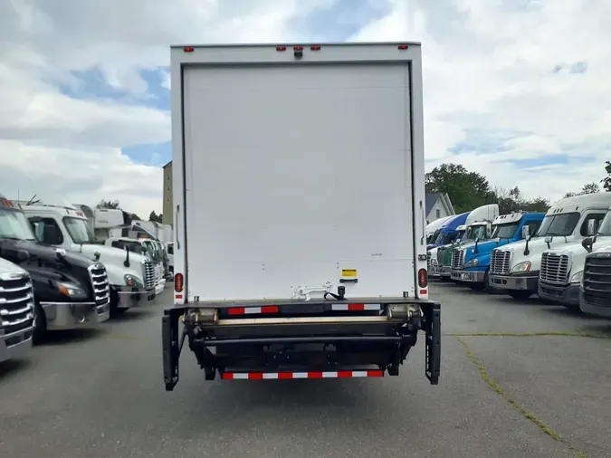 2016 FREIGHTLINER M2 106