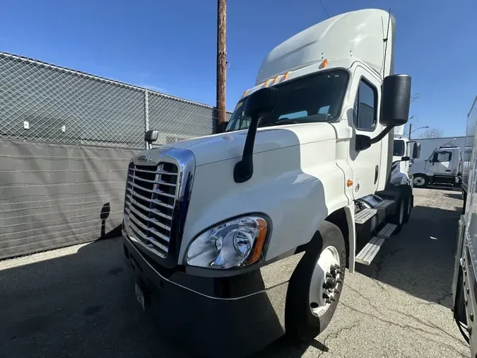 2019 FREIGHTLINER/MERCEDES CASCADIA 1257be92ed5be5003a86b0674749f46ea2d