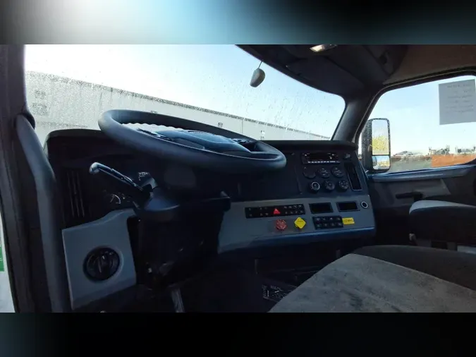 2019 Freightliner Cascadia 126