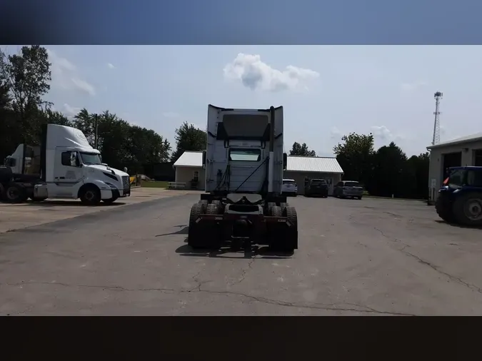 2016 Volvo VNL300