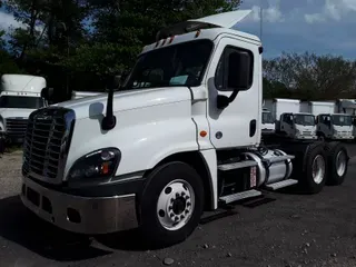 2017 FREIGHTLINER/MERCEDES CASCADIA 125