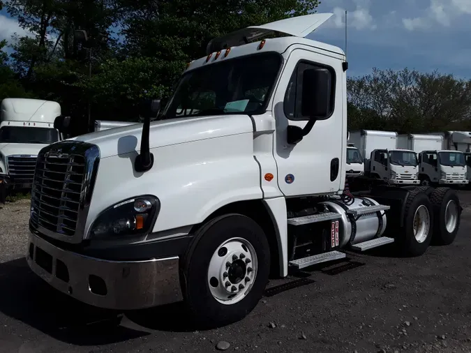 2017 FREIGHTLINER/MERCEDES CASCADIA 1257beb4c0646f09d127540c76e5705f82f