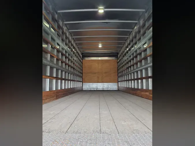 2018 FREIGHTLINER/MERCEDES M2 106