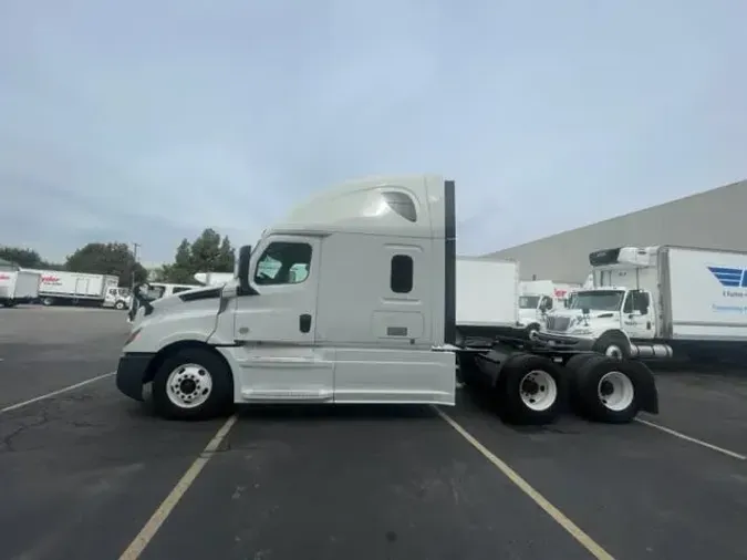 2019 FREIGHTLINER/MERCEDES CASCADIA 125