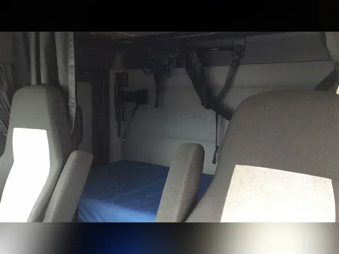 2021 Freightliner Cascadia 126