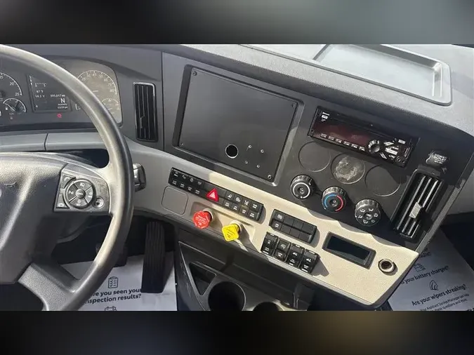 2022 FREIGHTLINER CA126