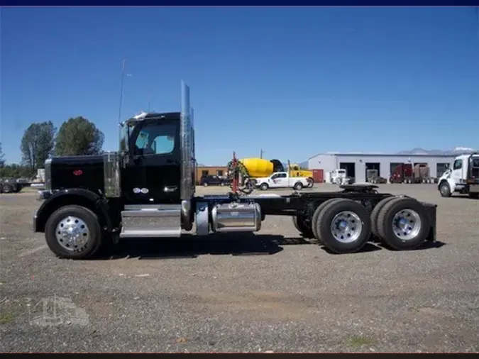 2025 PETERBILT 589