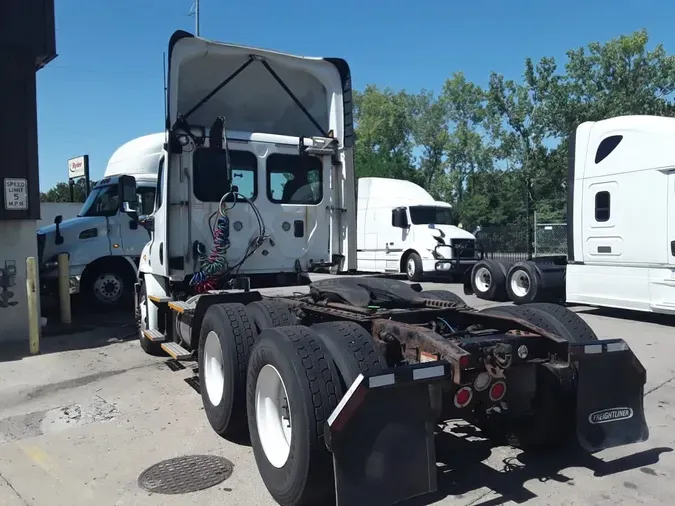 2017 FREIGHTLINER CASCADIA 113