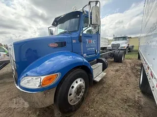2021 PETERBILT 337