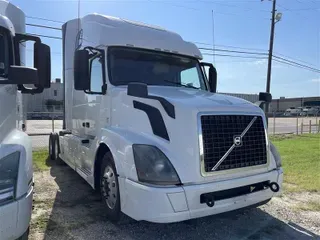 2016 VOLVO VNL670