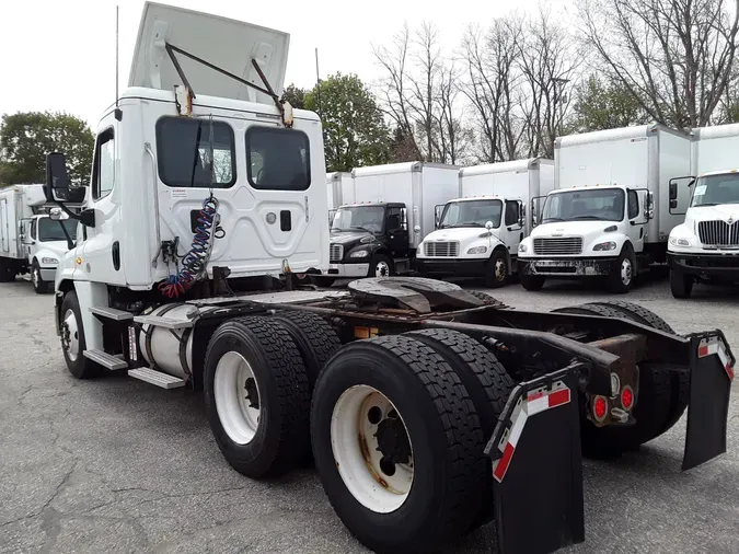 2015 FREIGHTLINER/MERCEDES CASCADIA 125