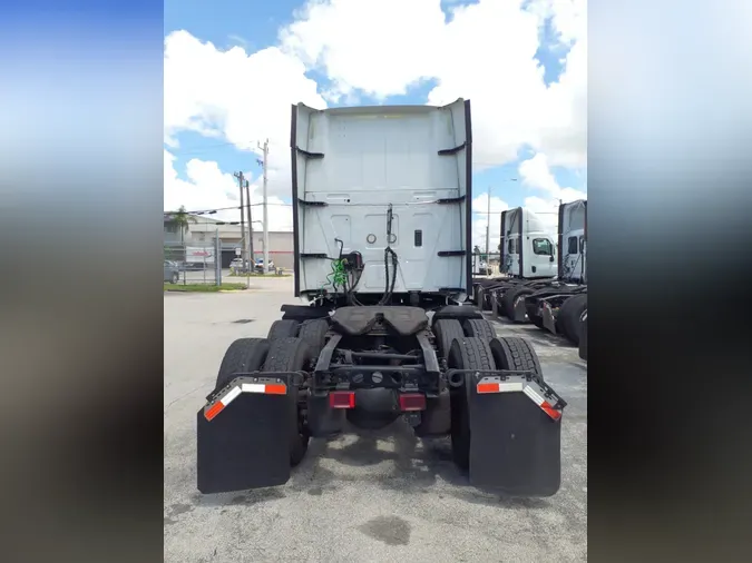 2020 NAVISTAR INTERNATIONAL LT625 SLPR CAB