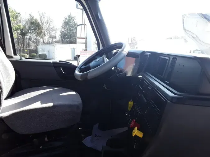 2020 NAVISTAR INTERNATIONAL LT625 DAYCAB T/A