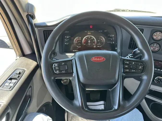 2023 Peterbilt 567