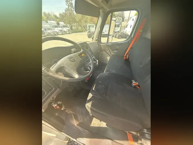 2019 FREIGHTLINER/MERCEDES M2 106