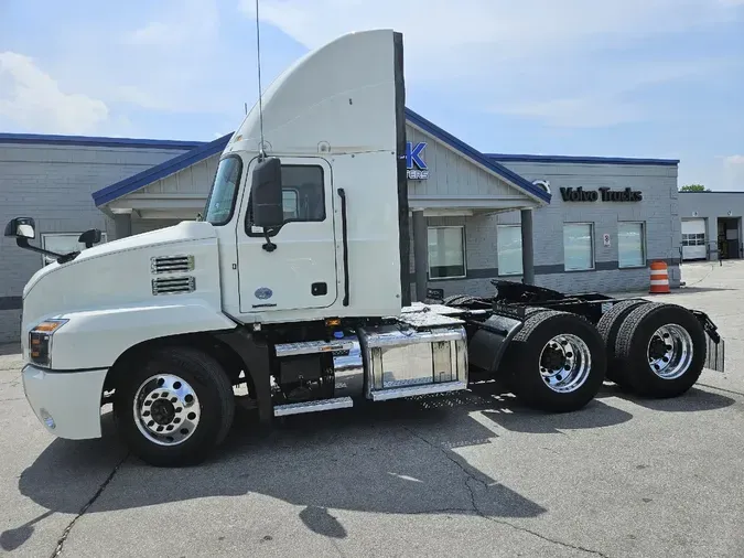 2021 MACK Anthem AN64T