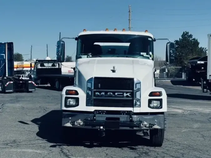 2025 MACK MD74