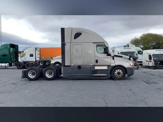 2022 Freightliner Cascadia 126