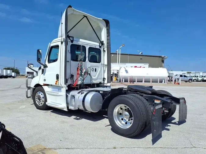 2020 FREIGHTLINER NEW CASCADIA 116