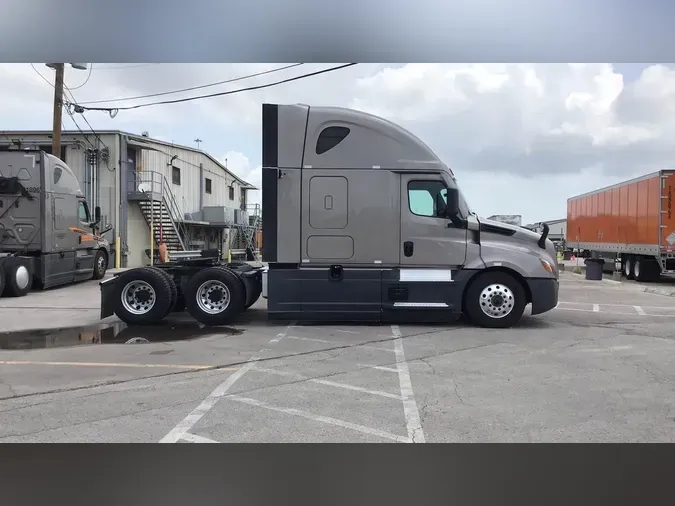 2023 Freightliner Cascadia