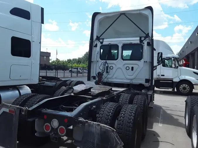 2019 FREIGHTLINER NEW CASCADIA 116